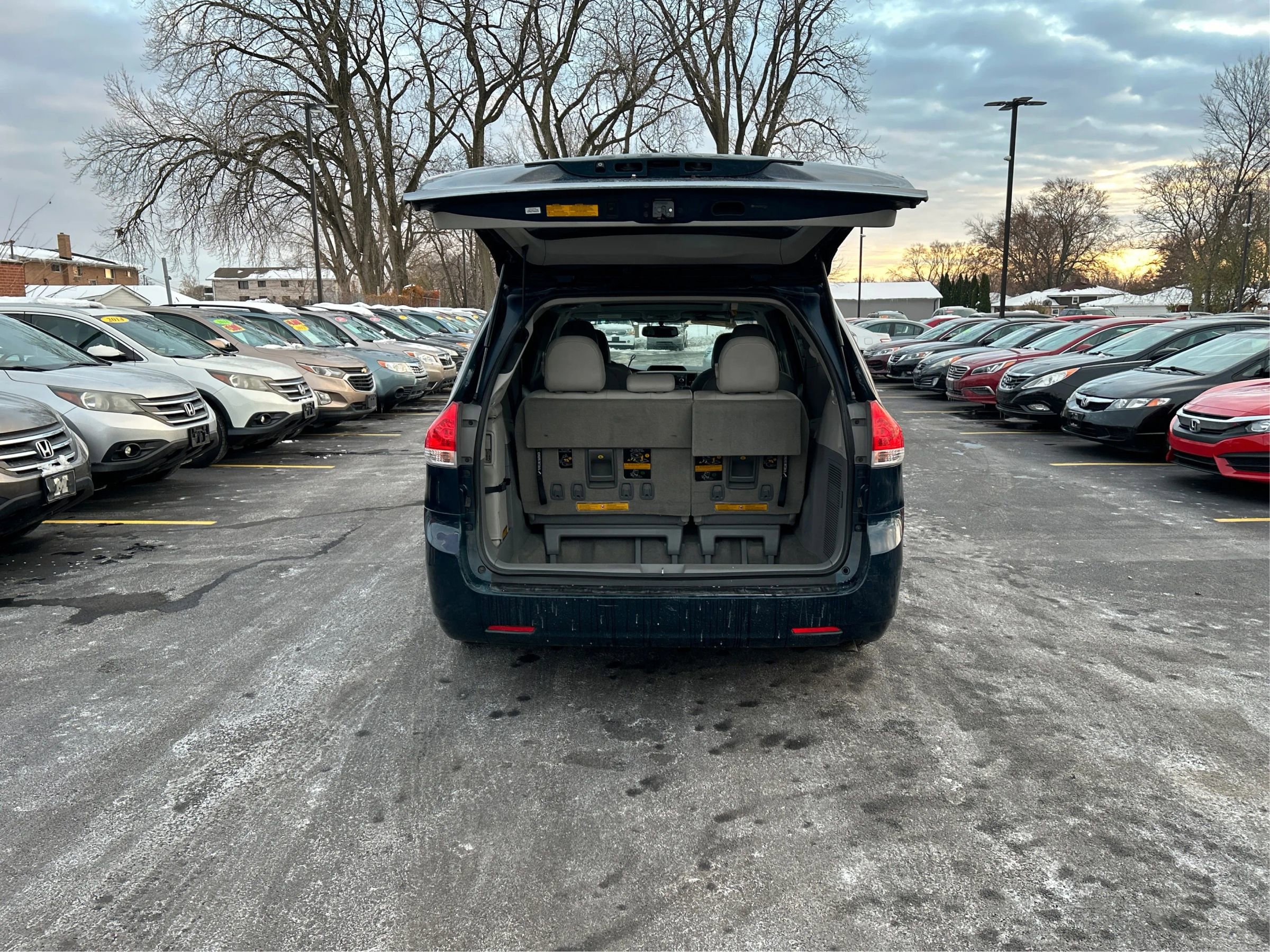 Used 2012 Toyota Sienna XLE image 15