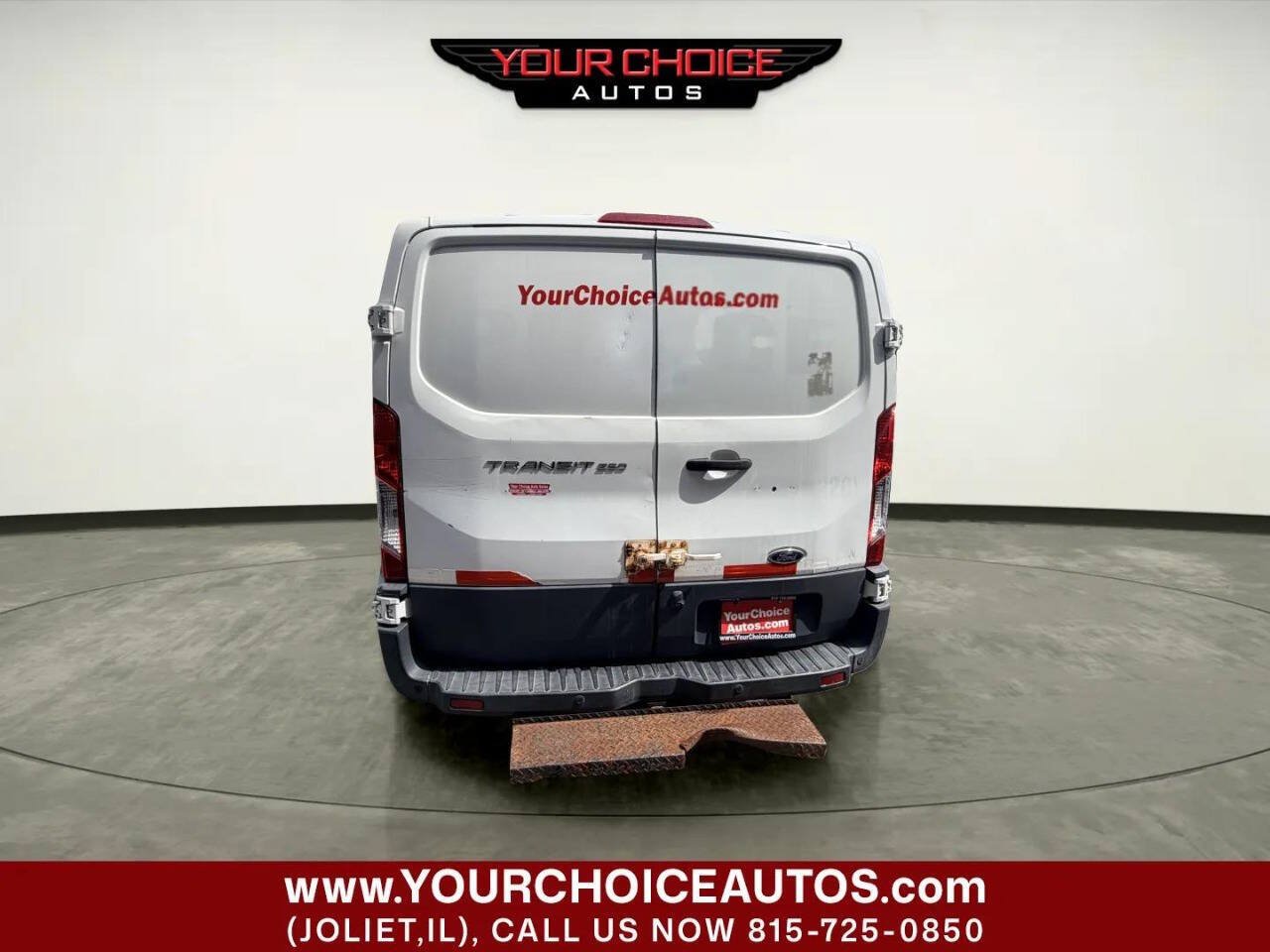 Used 2016 Ford Transit 250 130 Low Roof RWD image 4