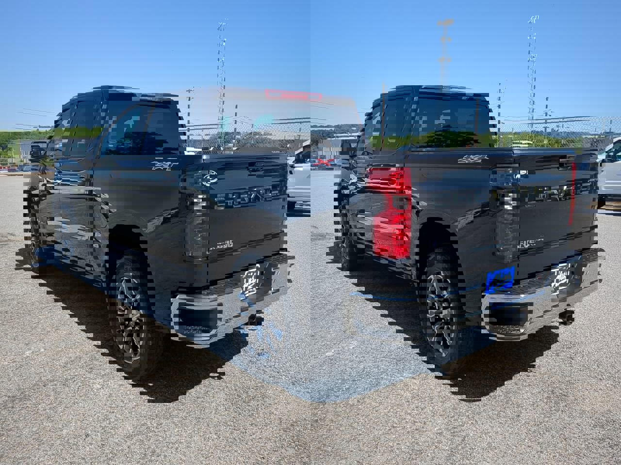 Used 2022 Chevrolet Silverado 1500 LT w/ Protection Package AWD/4WD image 5