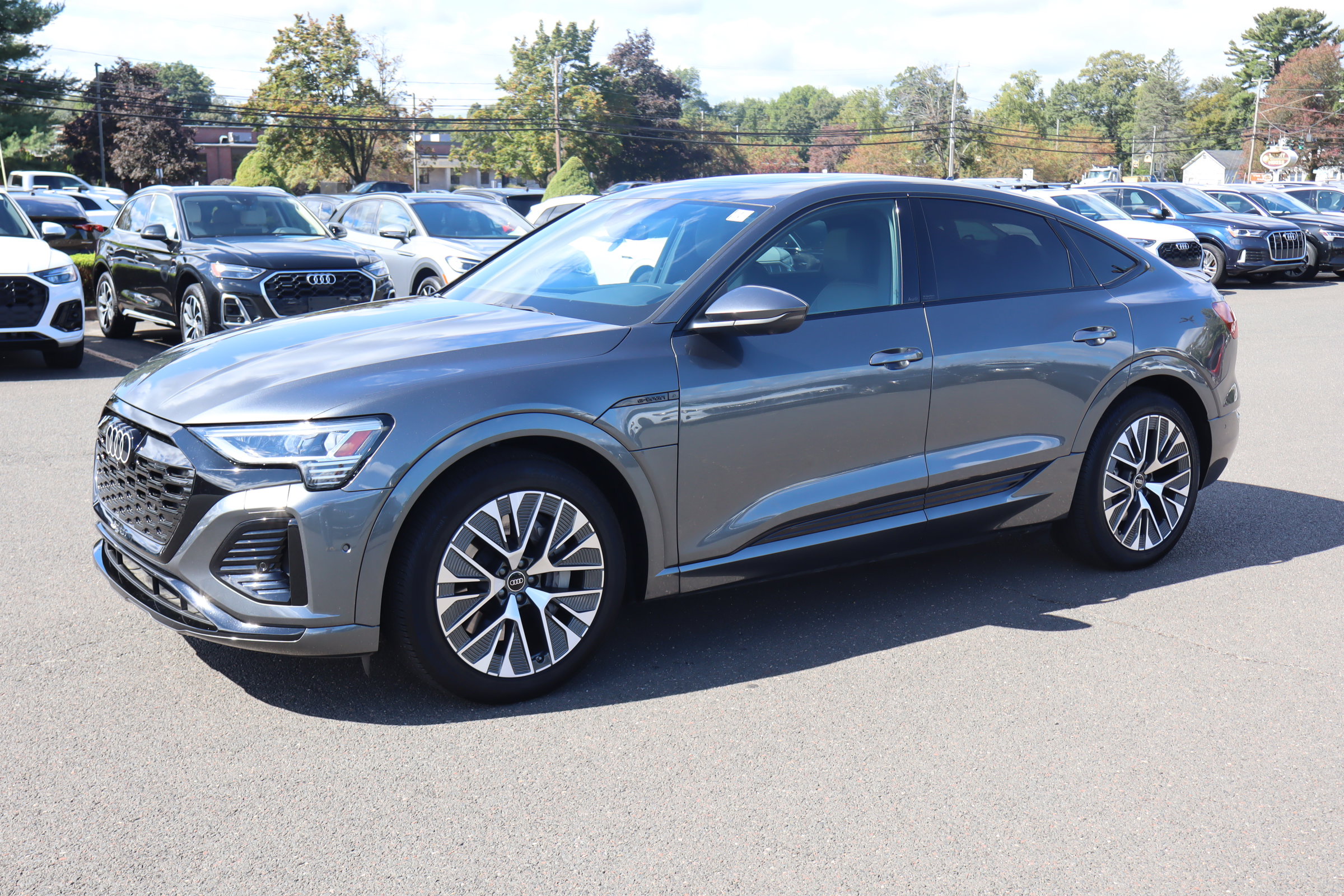 Used 2024 Audi Q8 e-tron Premium Plus w/ Premium Plus Package