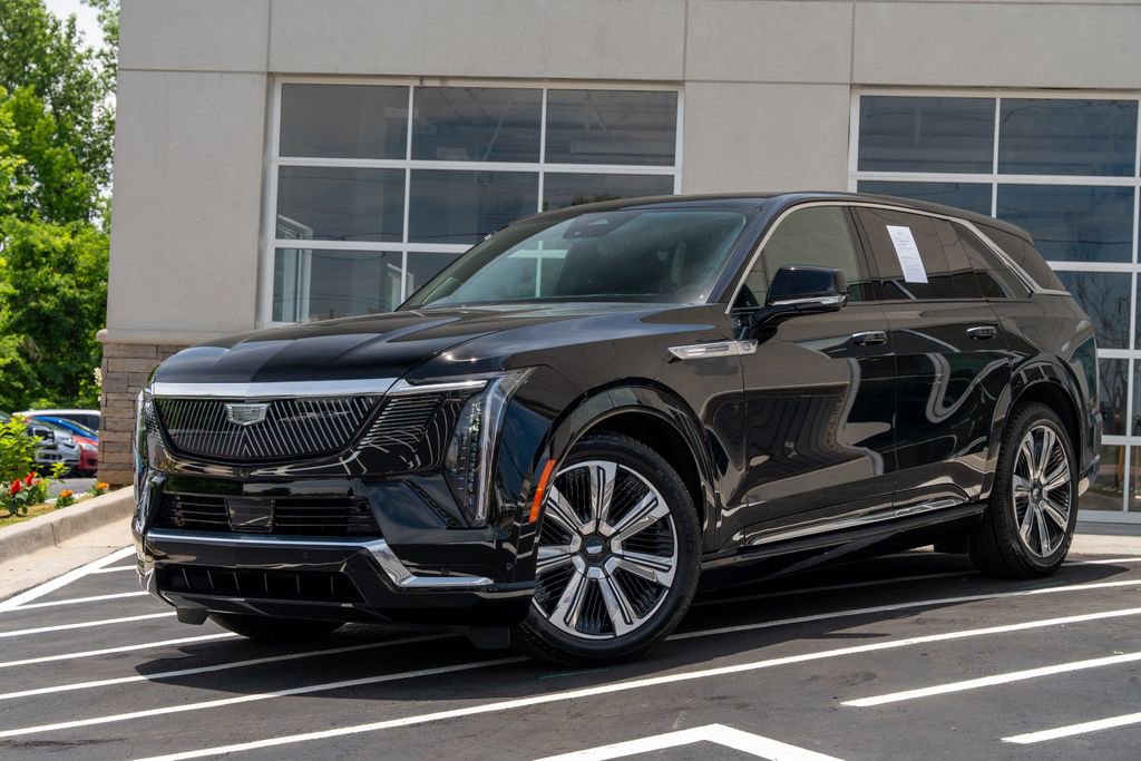 Used 2025 Cadillac Escalade IQ Luxury 2 w/ LPO, Premium Carpet Package AWD/4WD image 2