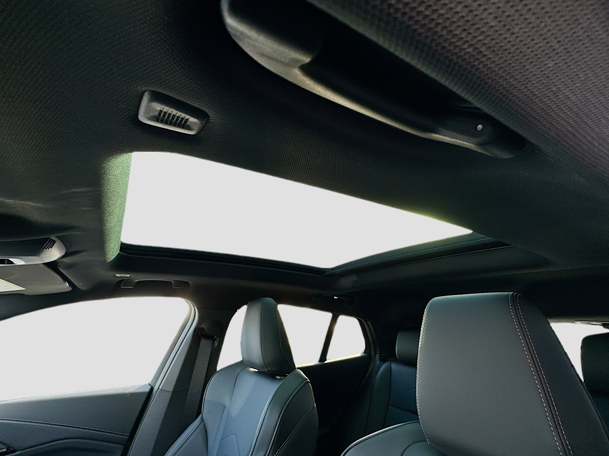 New 2026 BMW X2 xDrive28i w/ Technology Package image 16