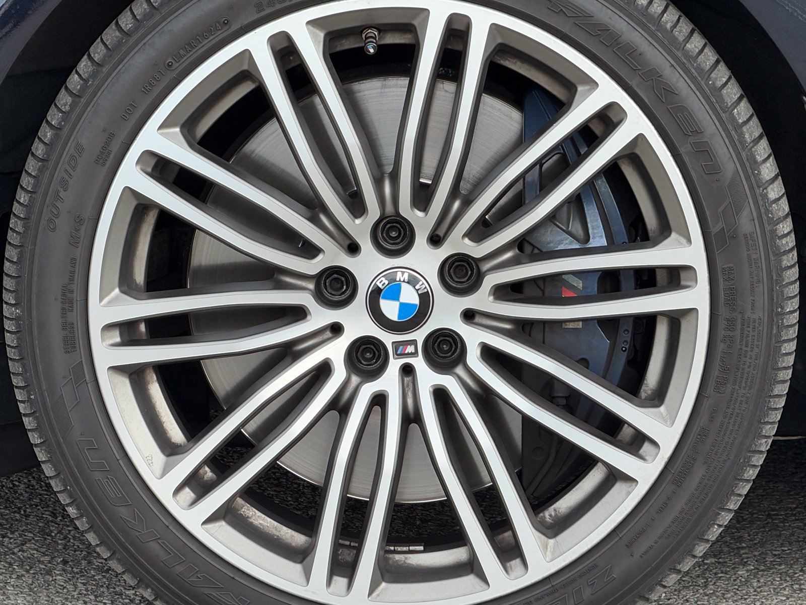Used 2018 BMW M550i xDrive AWD/4WD image 14