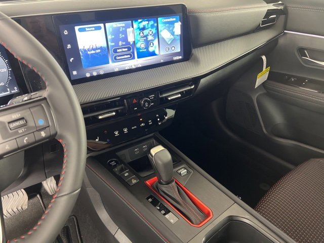 New 2026 Nissan Kicks SR w/ Cold Weather Package image 25