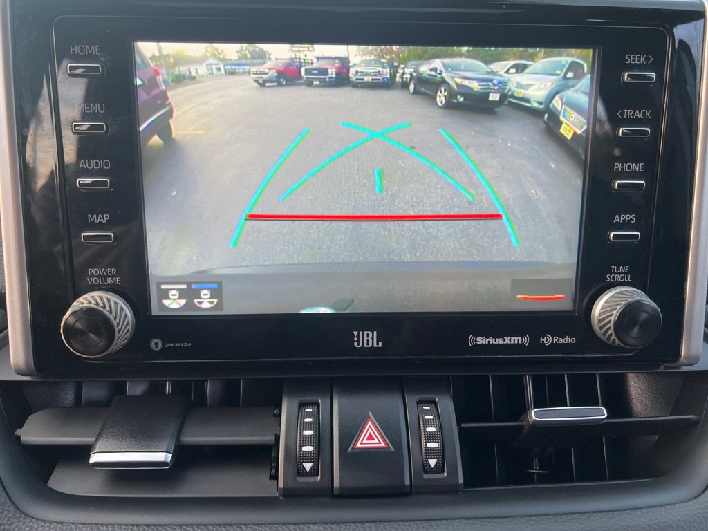 Used 2021 Toyota RAV4 XLE Premium image 31