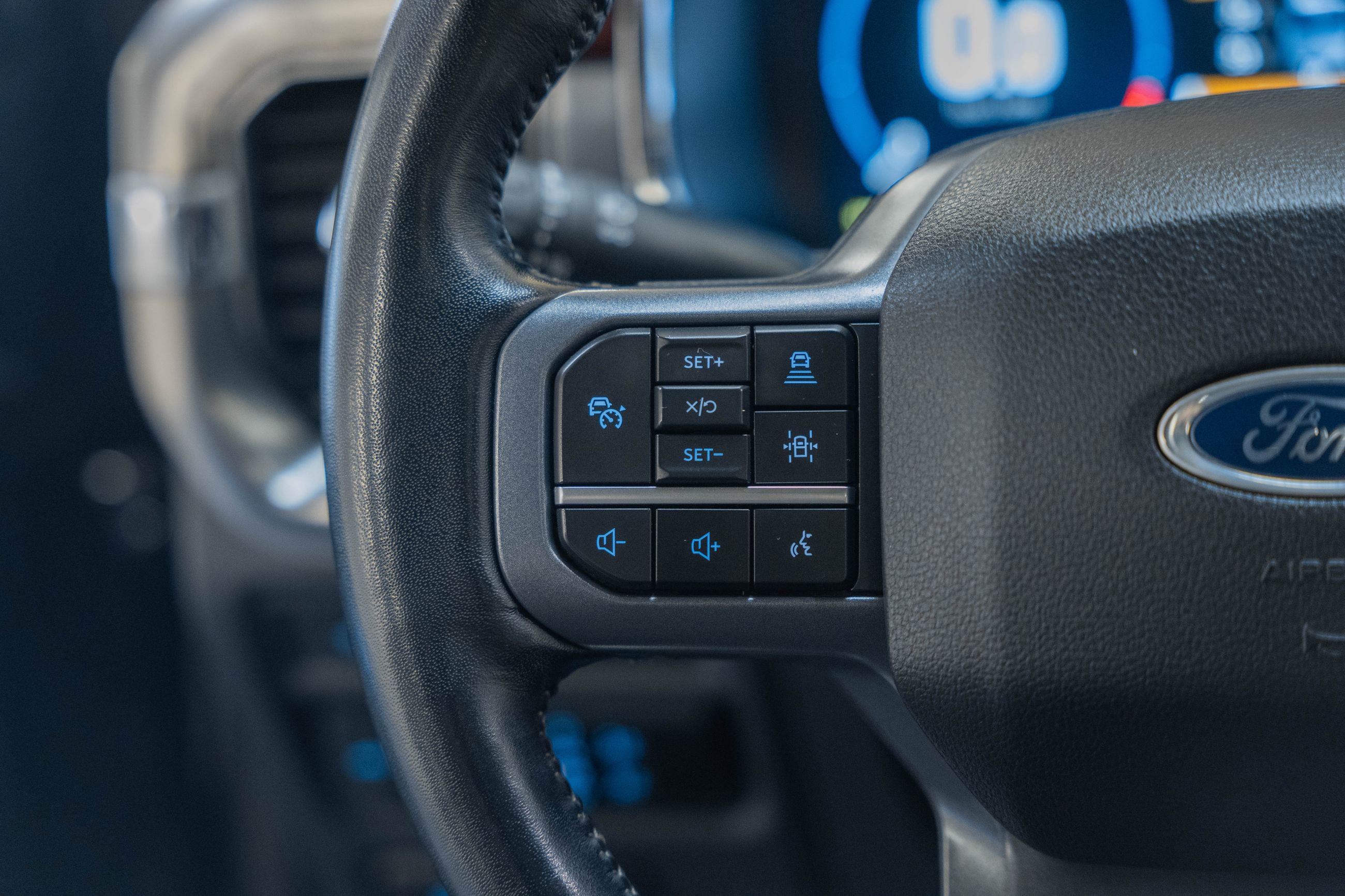 Certified 2023 Ford F150 Lariat w/ Equipment Group 502A High image 40