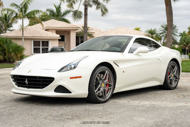 Used 2016 Ferrari California T image 22