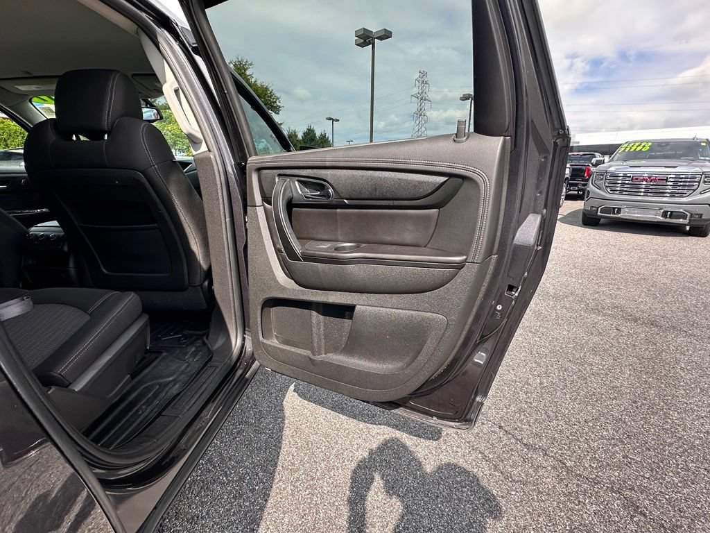 Used 2017 Chevrolet Traverse LT w/ Style and Technology Package AWD/4WD image 18