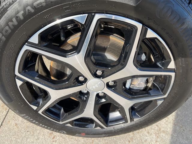 Used 2024 Jeep Compass Limited image 8