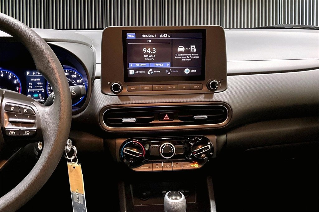 Used 2023 Hyundai Kona SE image 6