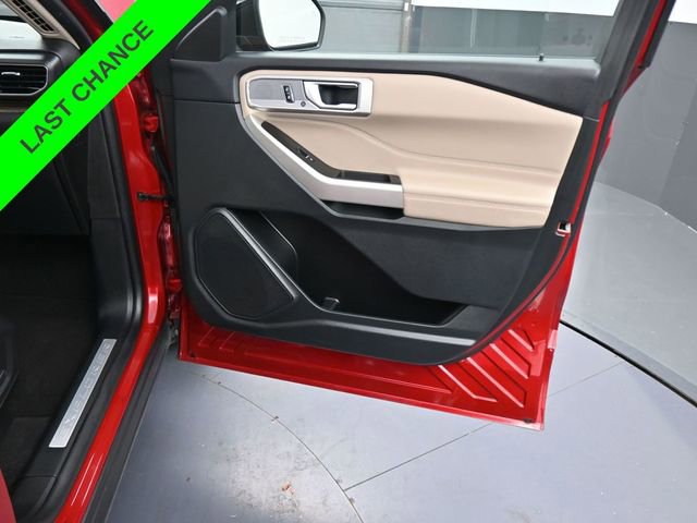 Used 2023 Ford Explorer Limited image 11