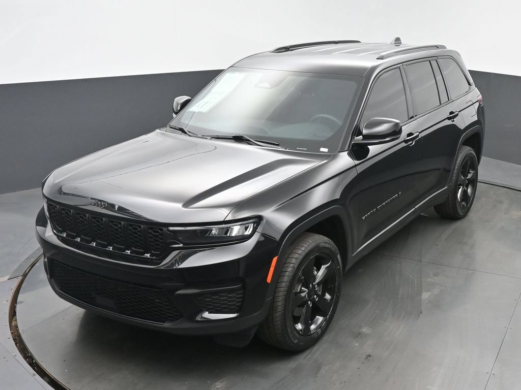 Used 2023 Jeep Grand Cherokee Altitude AWD/4WD image 35