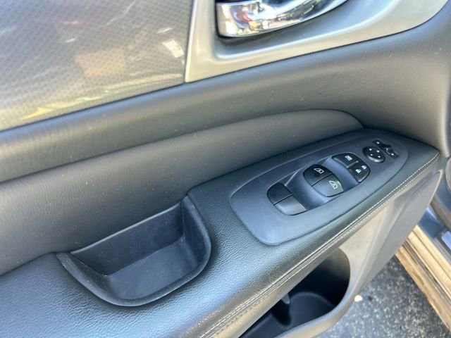Used 2017 Nissan Pathfinder SL AWD/4WD image 29