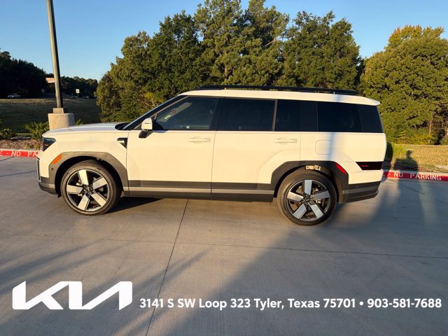 Used 2025 Hyundai Santa Fe Limited FWD image 7