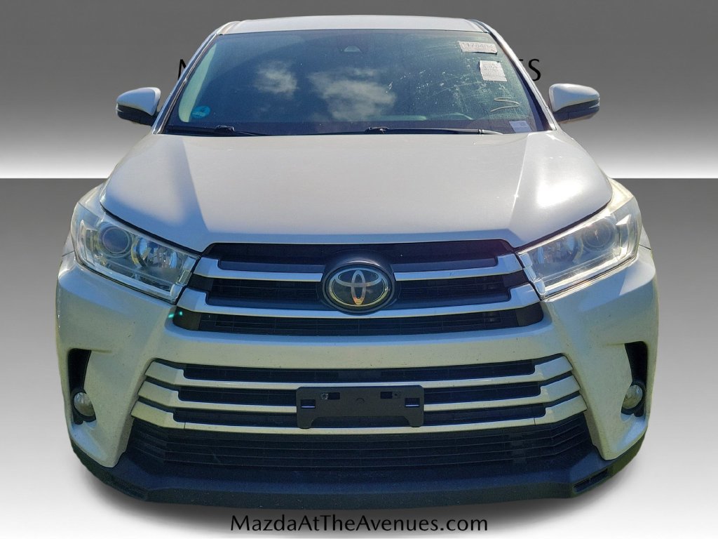 Used 2019 Toyota Highlander Plus AWD/4WD image 6