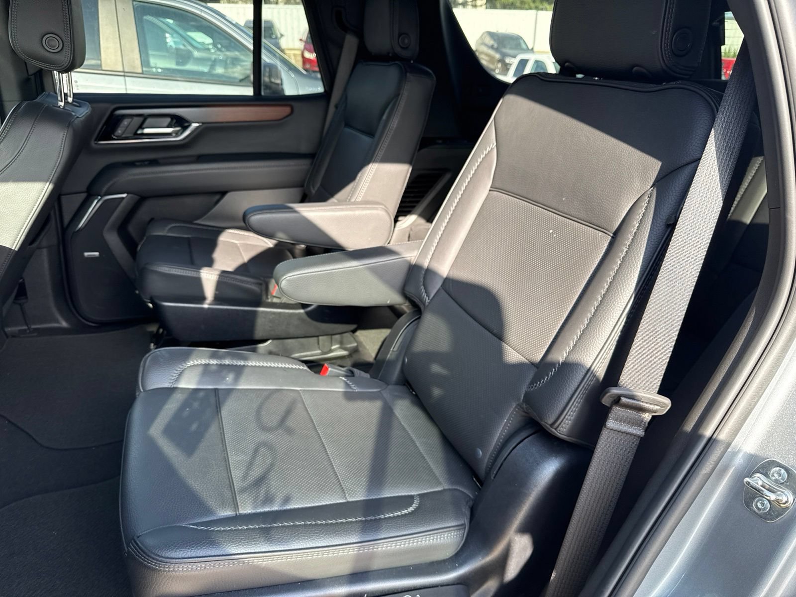 Used 2025 GMC Yukon Denali AWD/4WD image 12