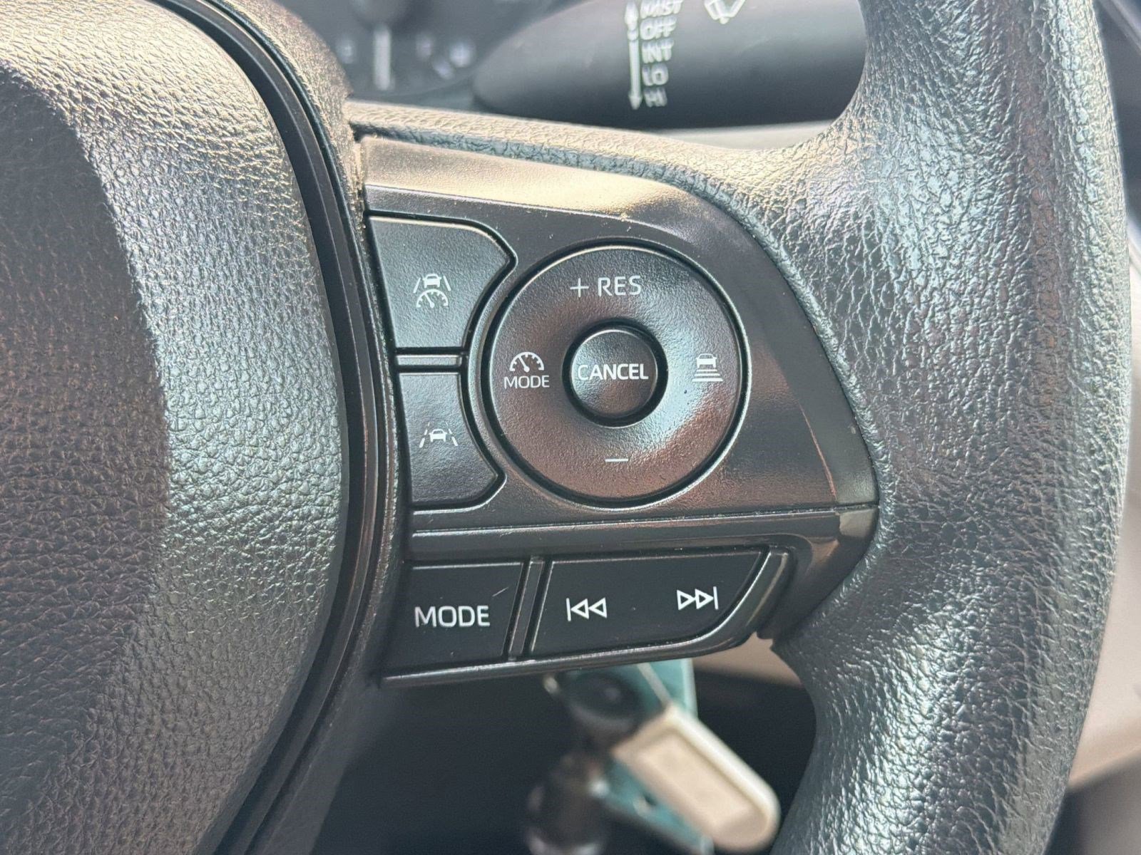 Certified 2023 Toyota Corolla Cross L FWD image 27