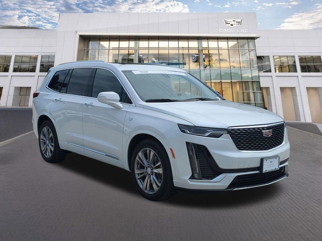 Certified 2023 Cadillac XT6 Premium Luxury FWD image 3