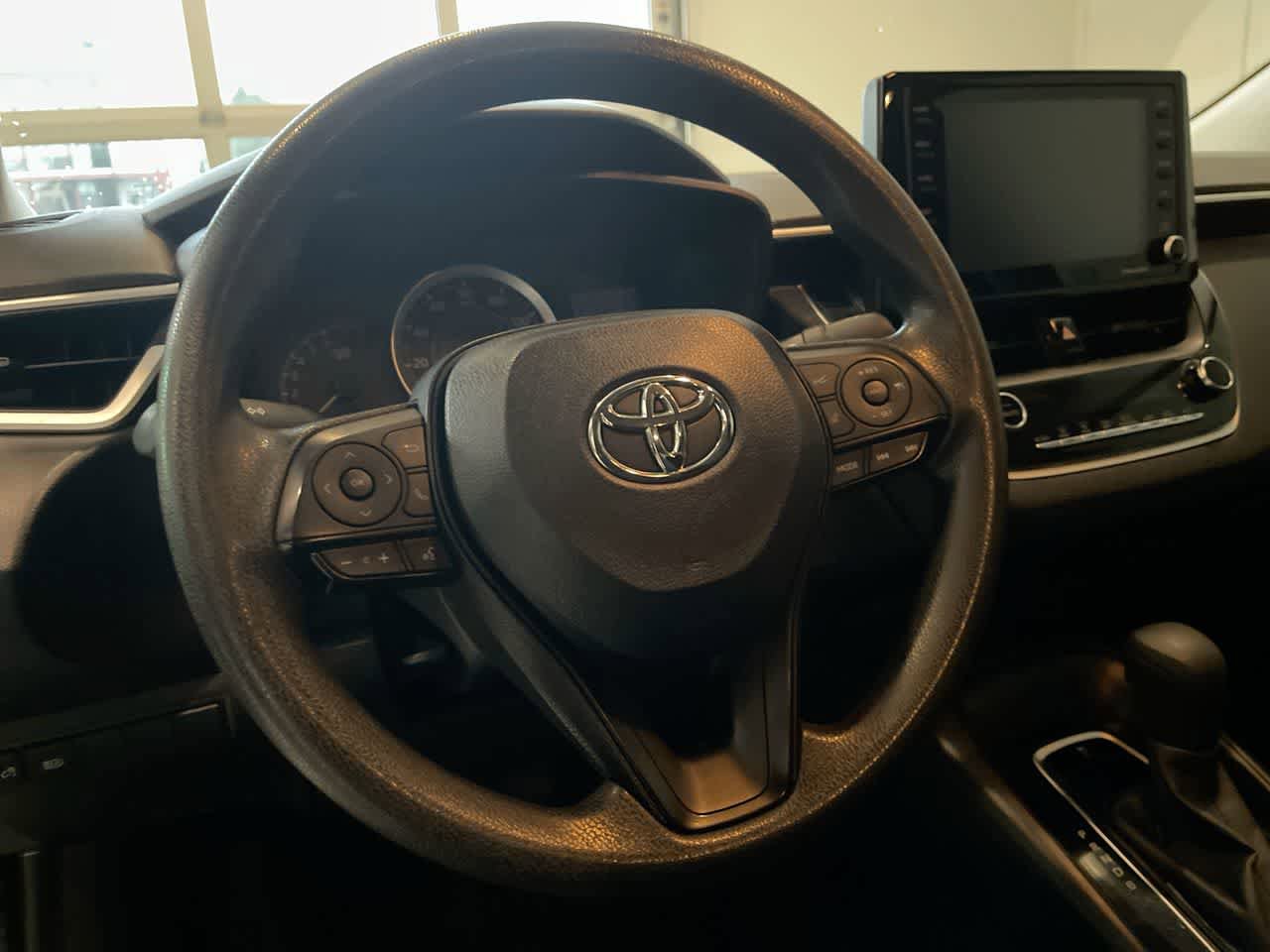 Used 2022 Toyota Corolla LE w/ Carpet Mat Package (TMS) FWD image 14