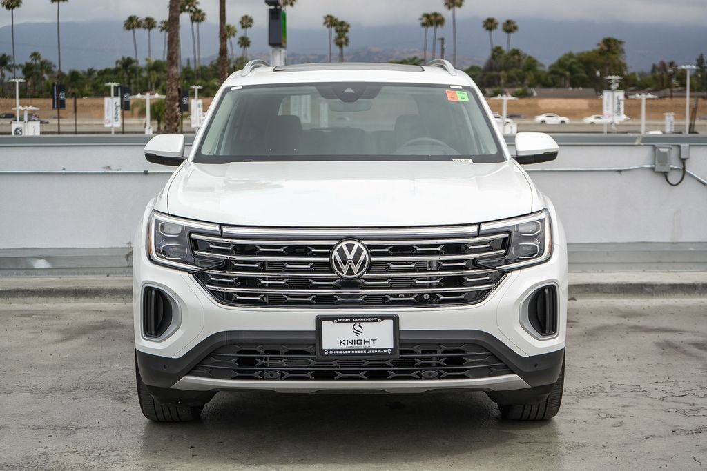 Used 2025 Volkswagen Atlas SEL AWD/4WD image 3