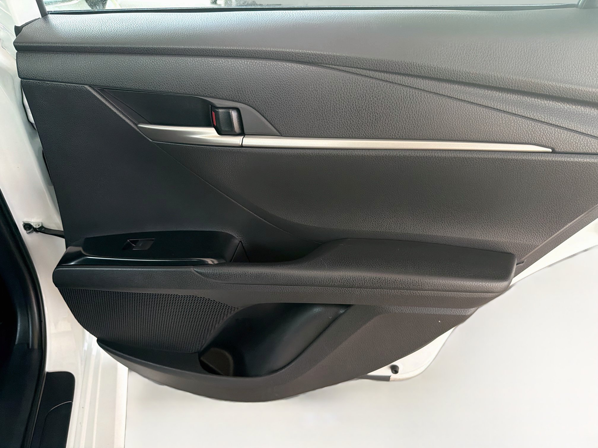 Used 2025 Toyota Camry LE FWD image 30