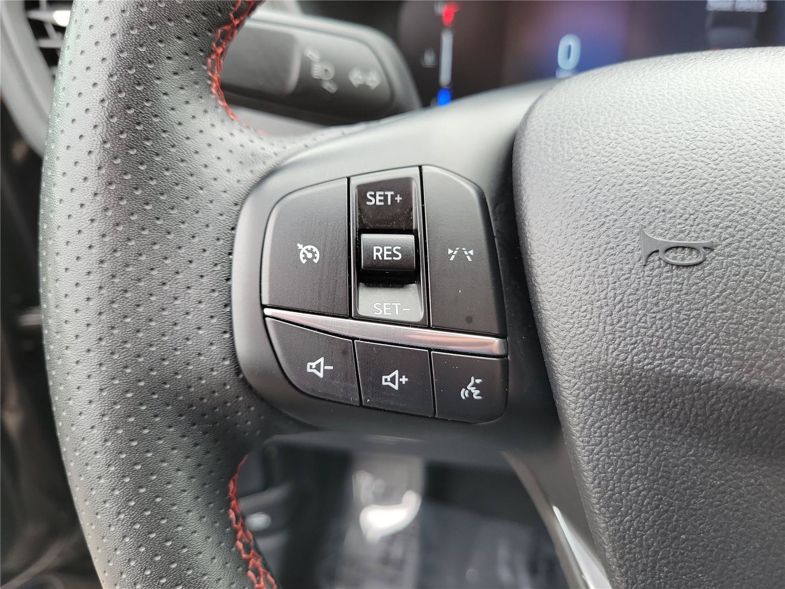 Used 2024 Ford Escape ST-Line AWD/4WD image 25