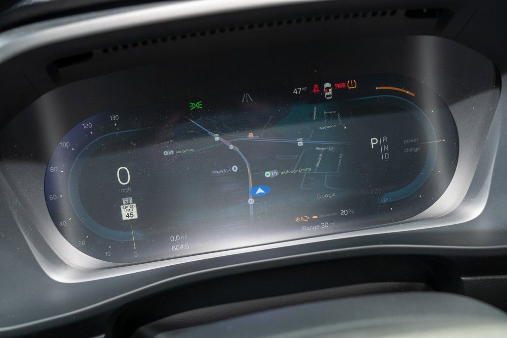 Used 2023 Volvo XC40 Recharge Ultimate image 12