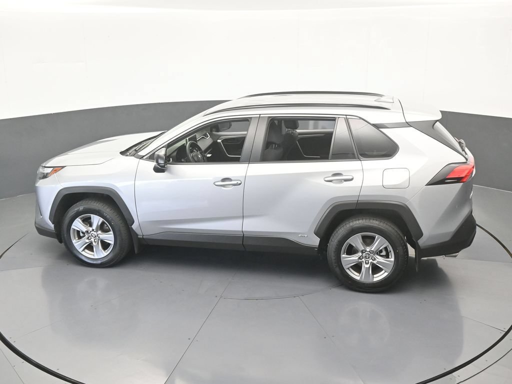 Used 2024 Toyota RAV4 LE AWD/4WD image 37