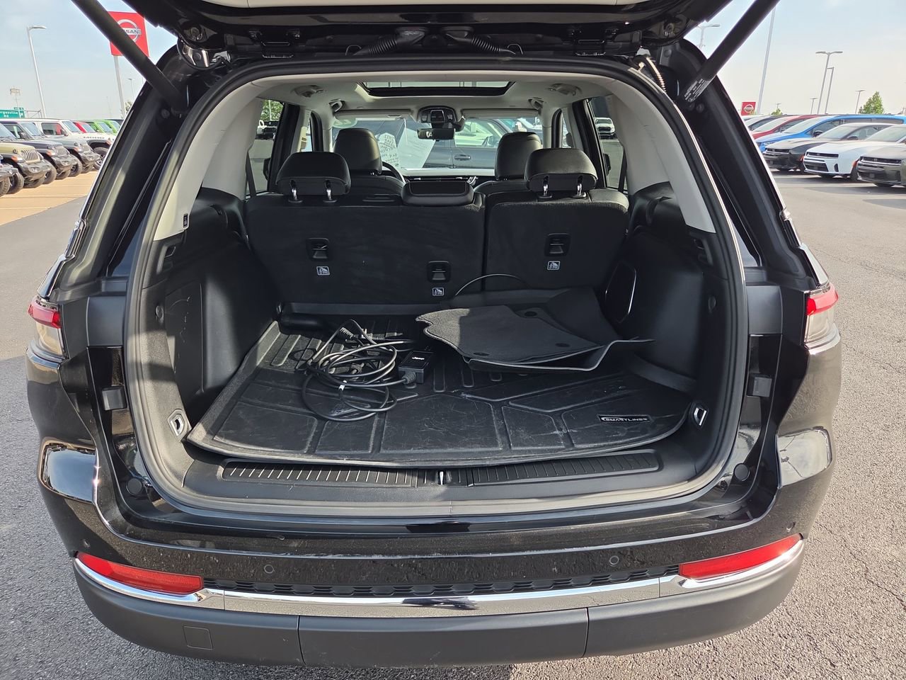 Used 2022 Jeep Grand Cherokee Limited 4xe w/ Luxury Tech Group II image 13