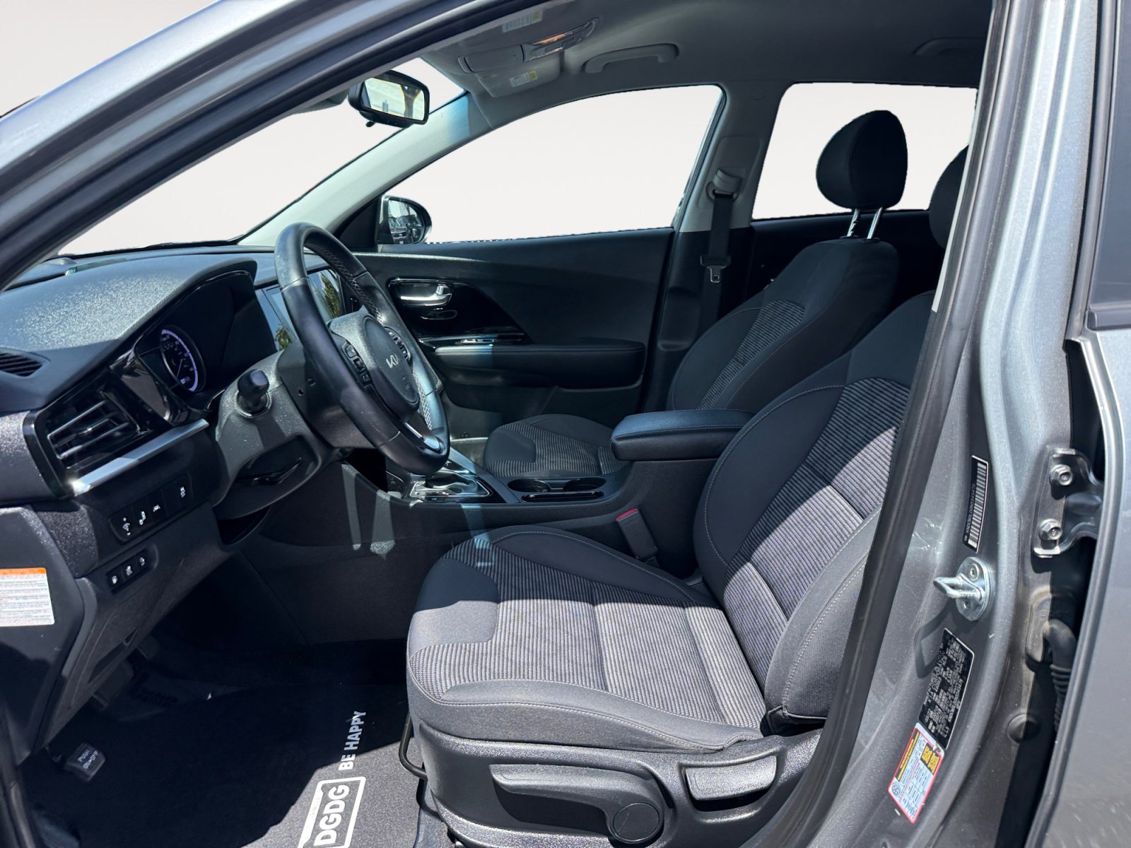 Used 2022 Kia Niro LXS FWD image 10