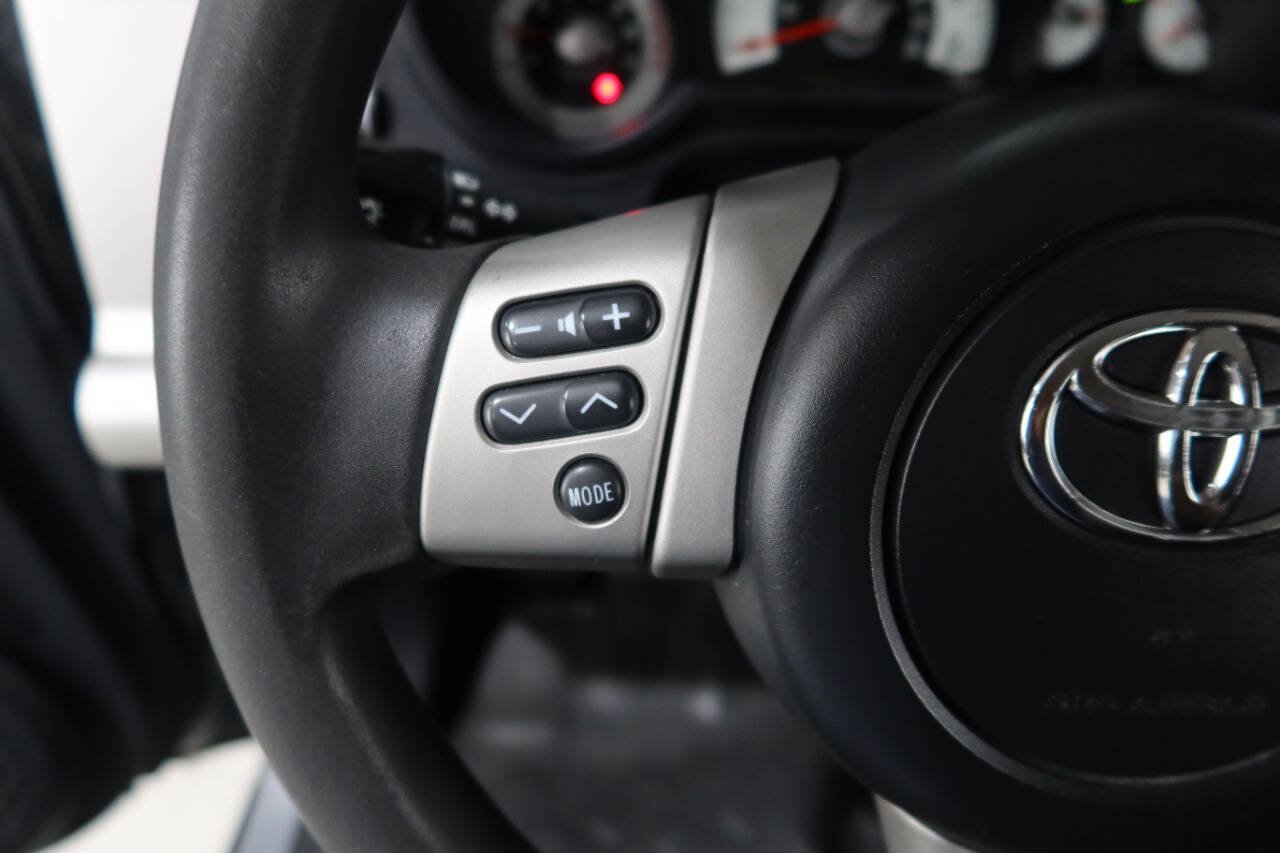 Used 2014 Toyota FJ Cruiser 4WD w/ Convenience Package image 24