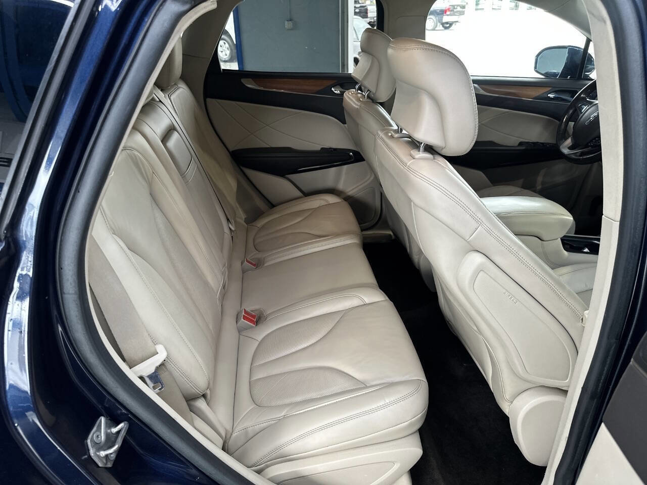 Used 2017 Lincoln MKC Select w/ Select Plus Package image 18