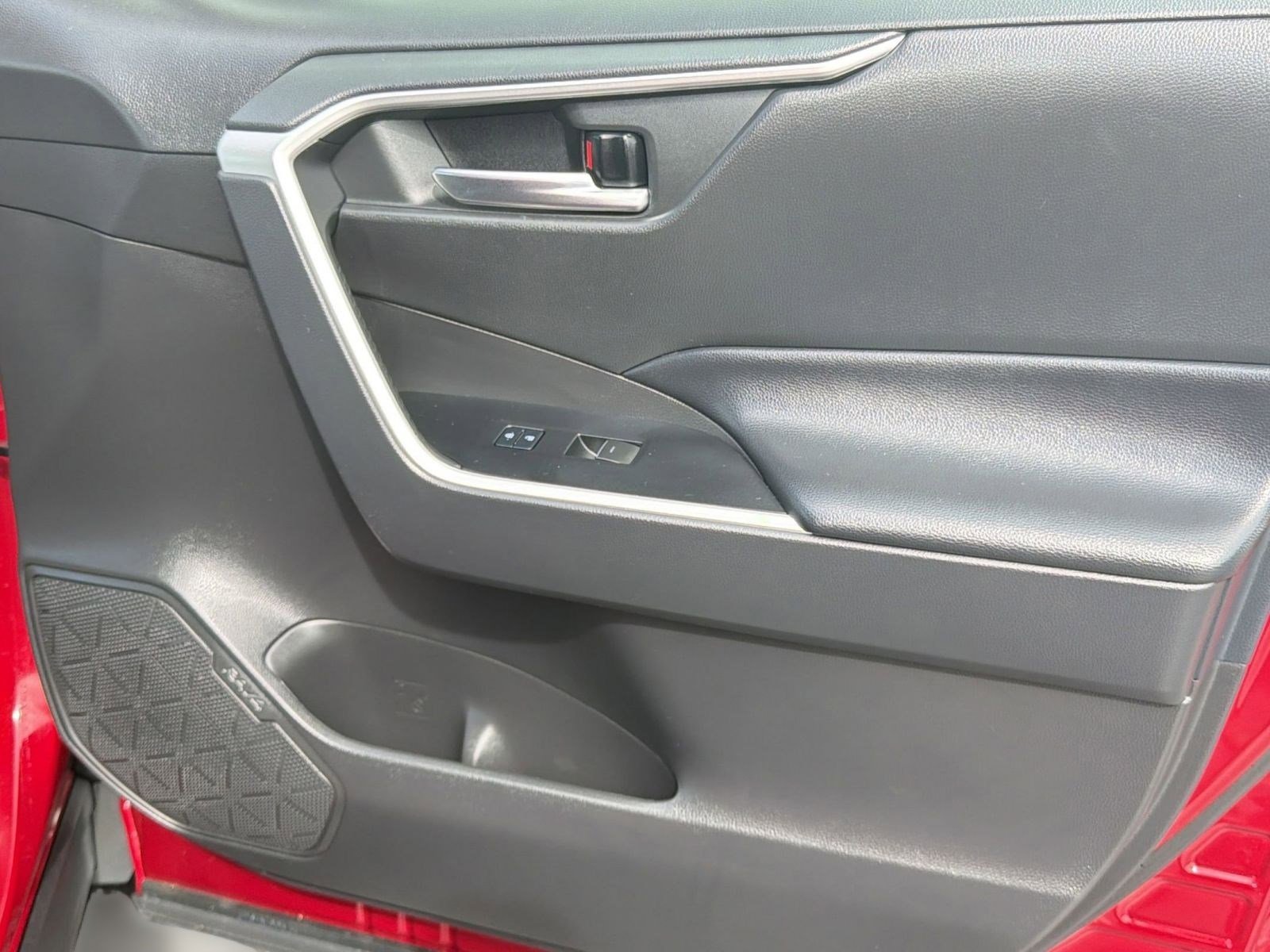 Used 2023 Toyota RAV4 XLE w/ Convenience Package FWD image 32