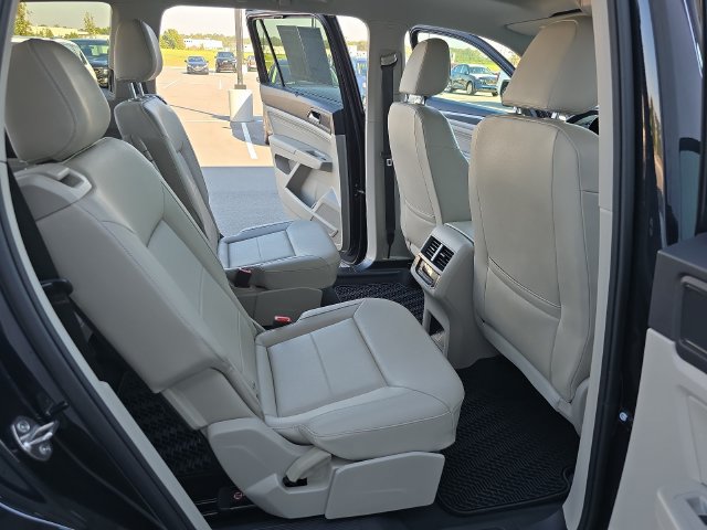 Used 2021 Volkswagen Atlas SEL R-Line FWD image 12