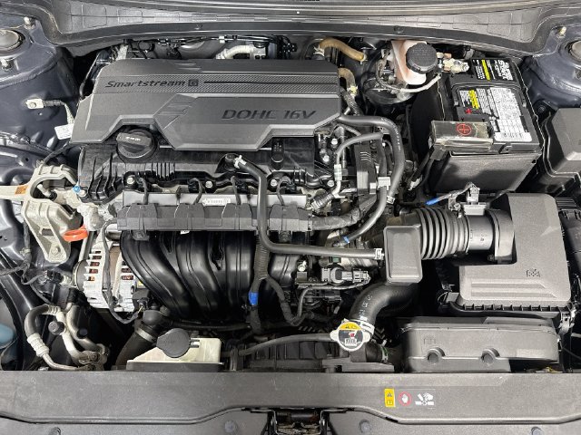 Used 2021 Hyundai Elantra Limited w/ Cargo Package FWD image 38