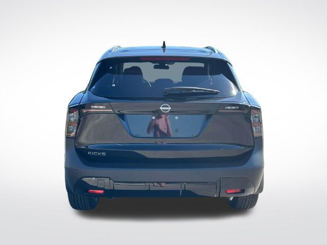 New 2027 Nissan Kicks SR w/ Cold Weather Package FWD image 8