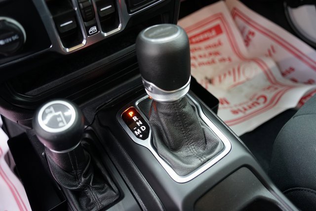 Used 2021 Jeep Gladiator Willys image 15