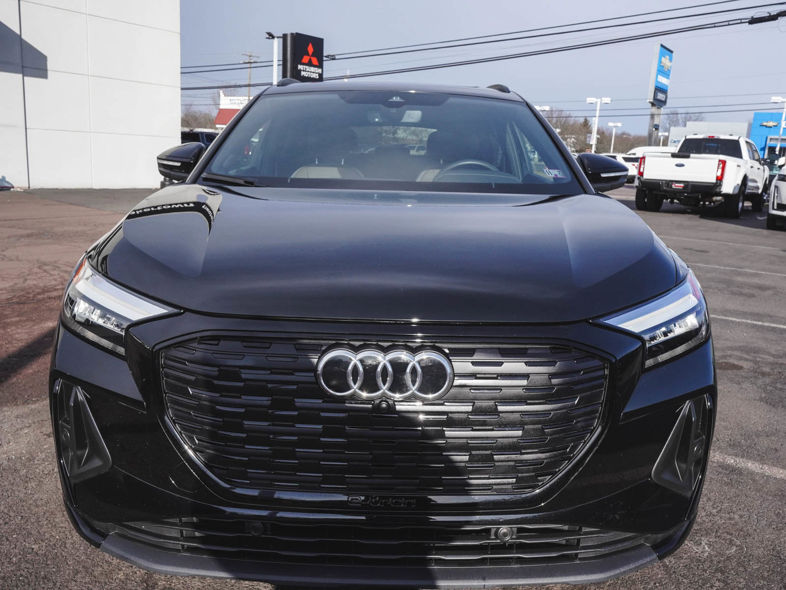 Used 2025 Audi Q4 e-tron Premium Plus image 2