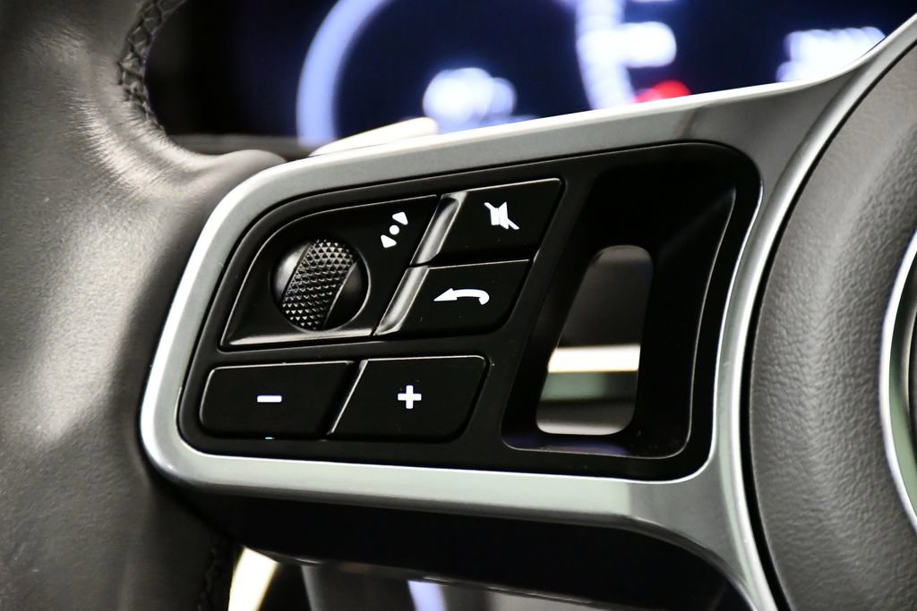 Used 2023 Porsche Cayenne image 27