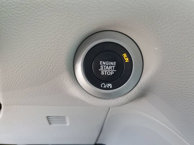 Used 2018 Chrysler Pacifica Touring-L Plus FWD image 17