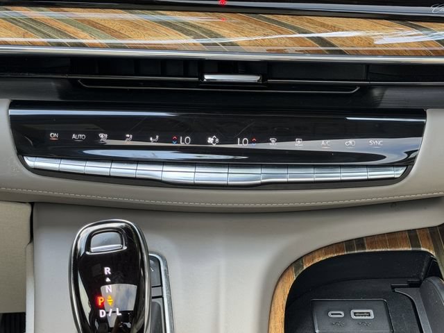 Used 2023 Cadillac Escalade Sport Platinum w/ LPO, Floor Liner Package AWD/4WD image 22