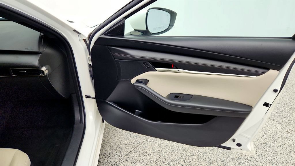 Used 2019 MAZDA MAZDA3 Hatchback FWD image 23