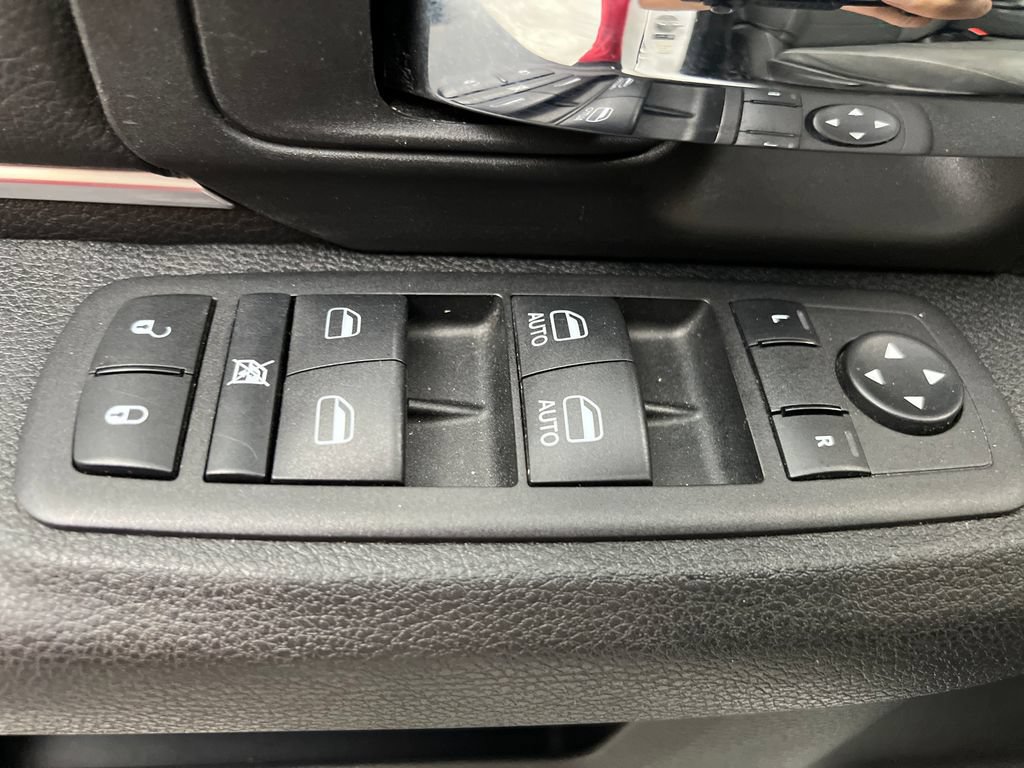 Used 2024 RAM 1500 Warlock AWD/4WD image 15