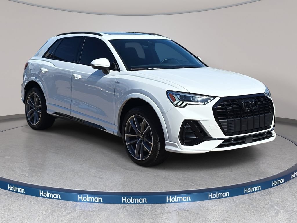 Used 2023 Audi Q3 2.0T Premium w/ Black Optic Sport Package AWD/4WD image 4