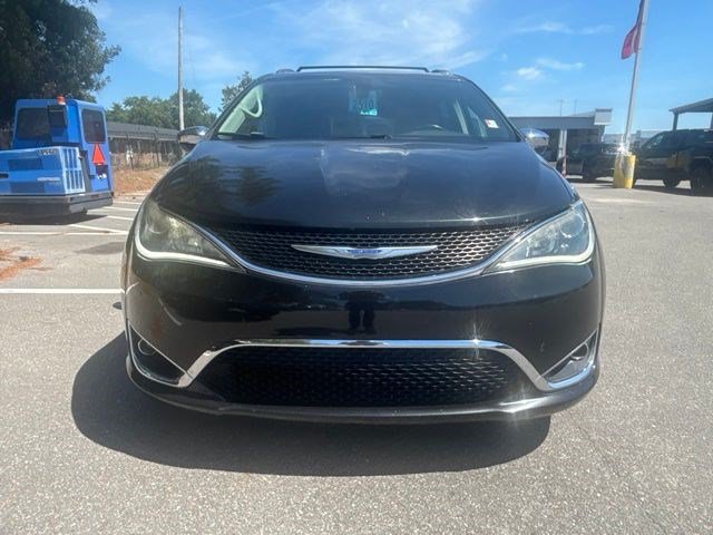 Used 2020 Chrysler Pacifica Limited FWD image 2