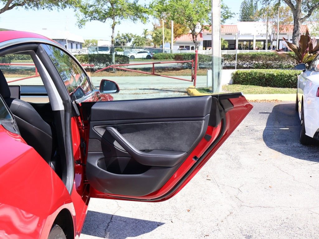 Used 2018 Tesla Model 3 Long Range RWD image 25