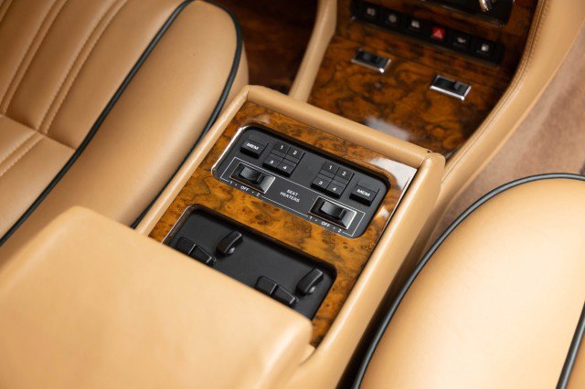 Used 1998 Rolls-Royce Silver Spur image 14