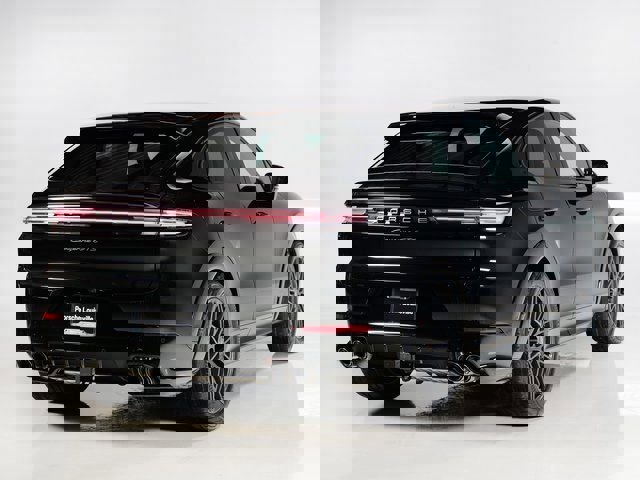 New 2026 Porsche Cayenne GTS image 9