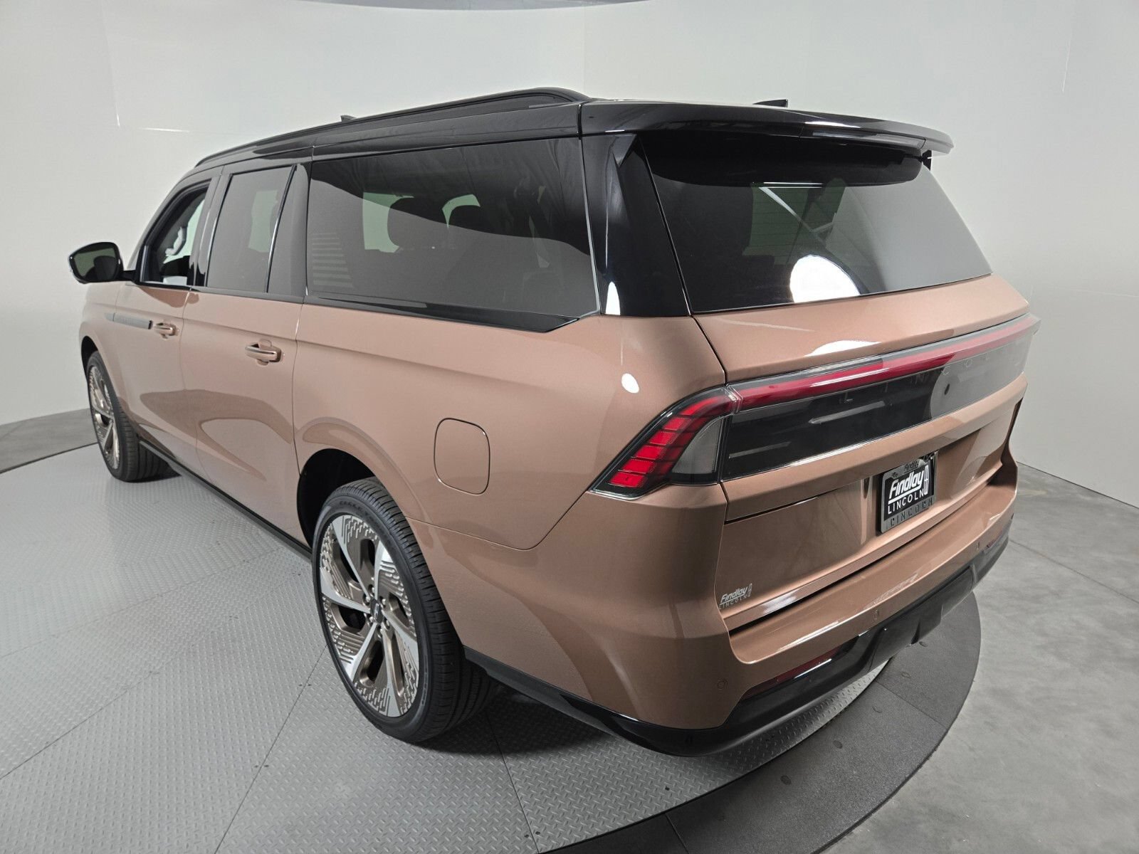 New 2026 Lincoln Navigator L Black Label w/ Black Label Special Edition AWD/4WD image 7