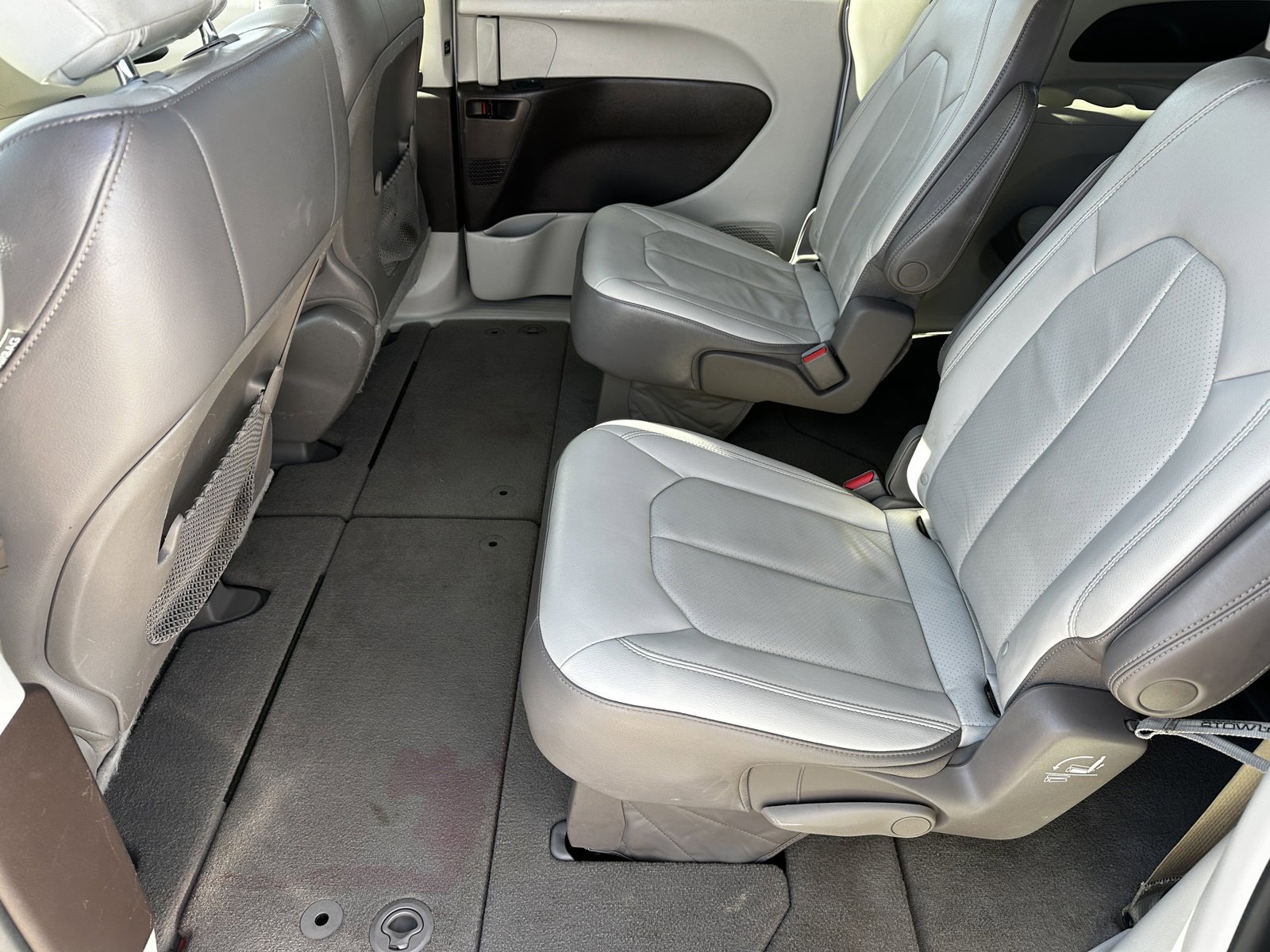 Used 2018 Chrysler Pacifica Touring-L image 22